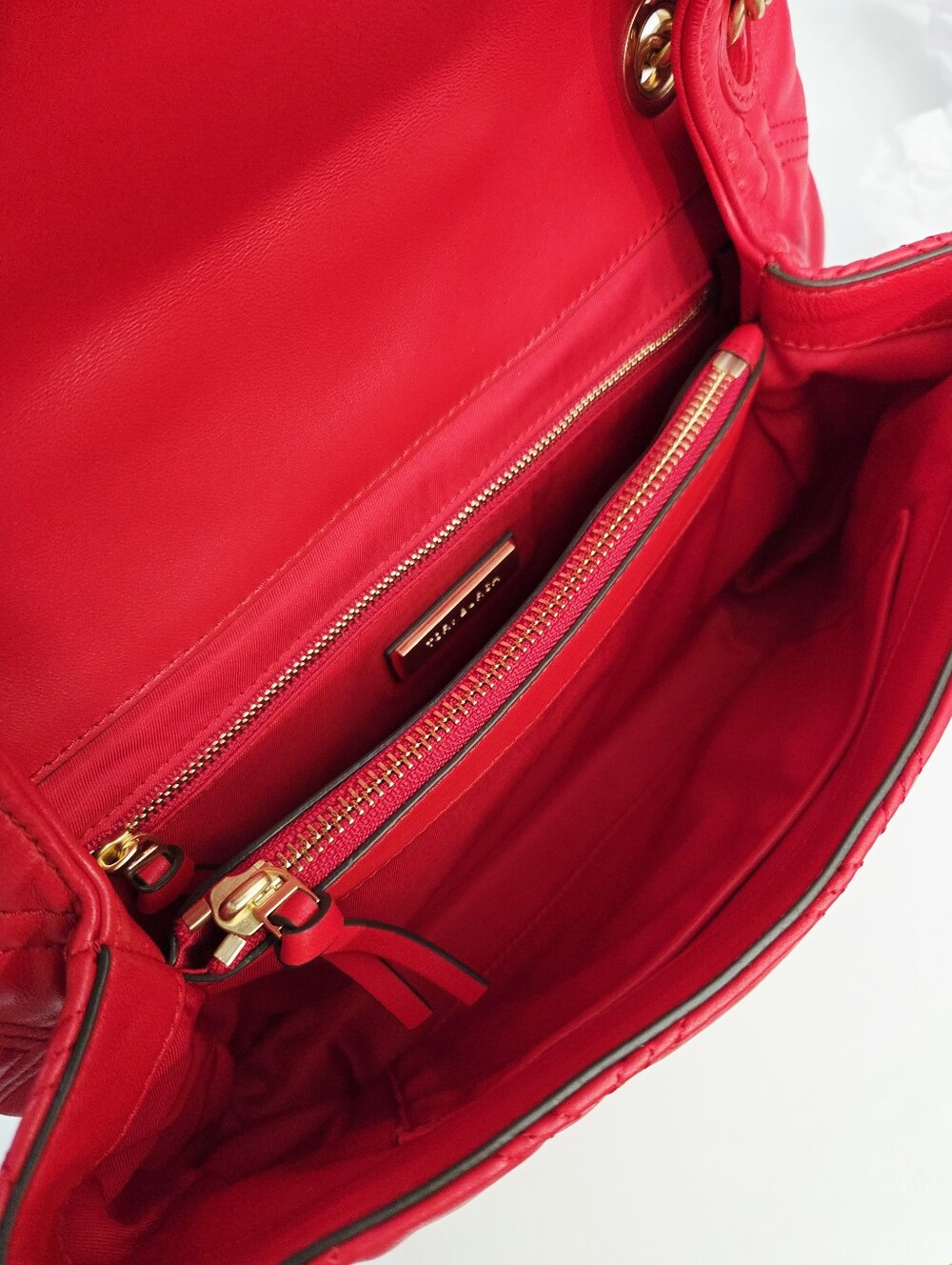 LIKE NEW TORY BURCH FLEMING SOFT CONVERTIBLE SHOULDER BAG - BRILLIANT RED - Picture 9 of 11